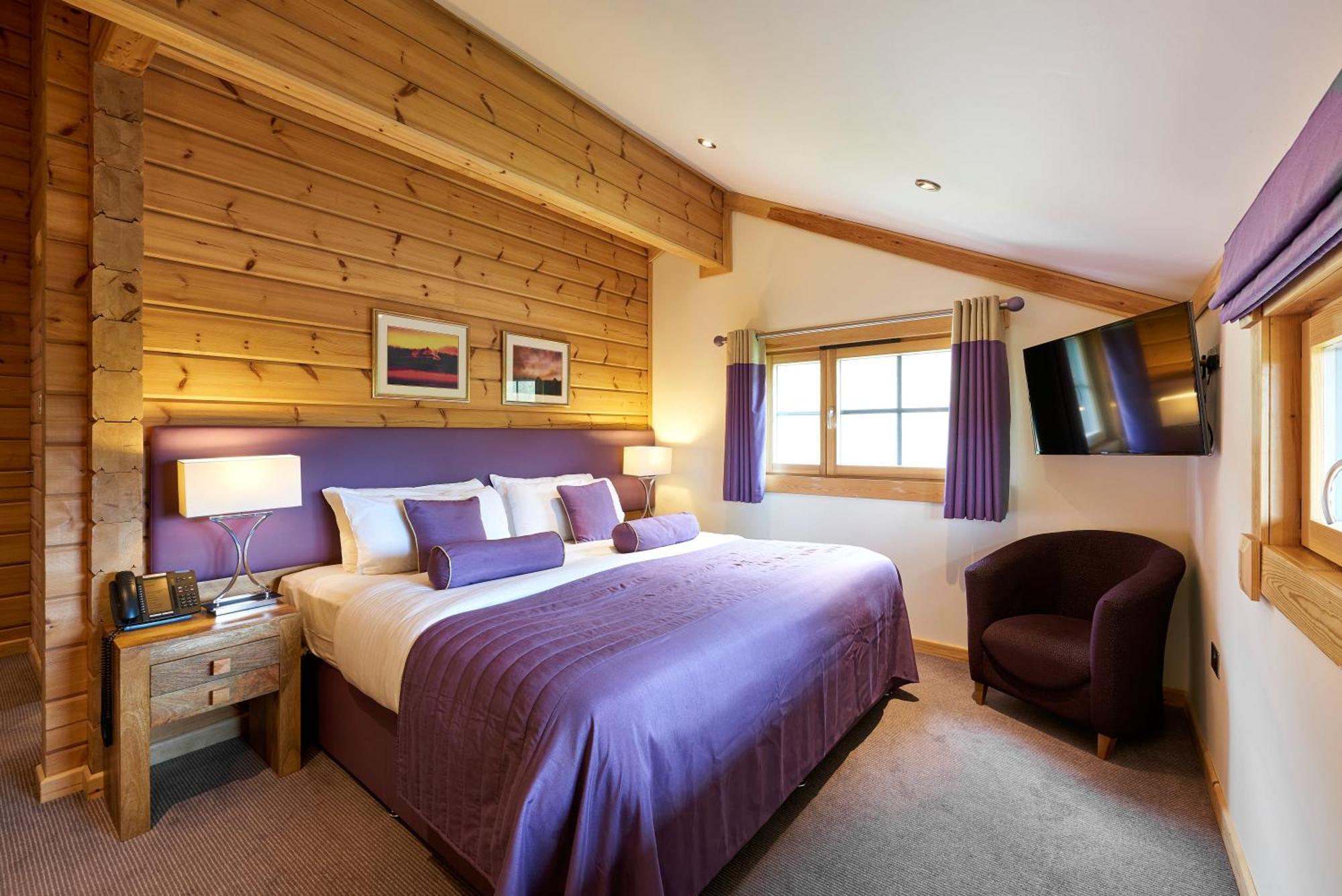 Hunter Lodges By Celtic Manor Newport  Exterior photo